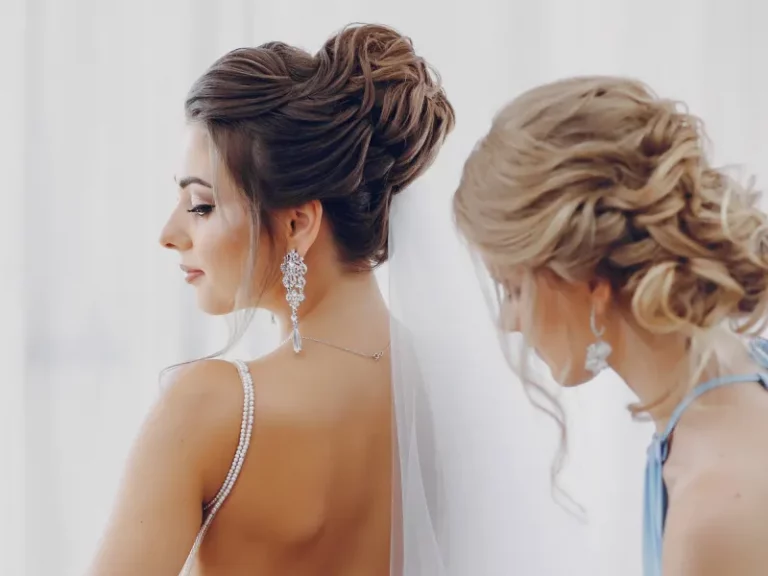 penteados para casamento em noiva e convidada